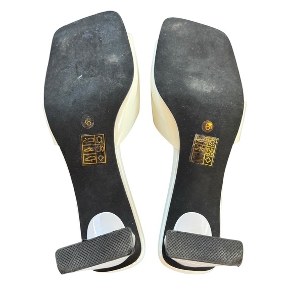 Jeffrey Campbell Teclado Sandals, White Patent, Size 6 - Picture 9 of 9